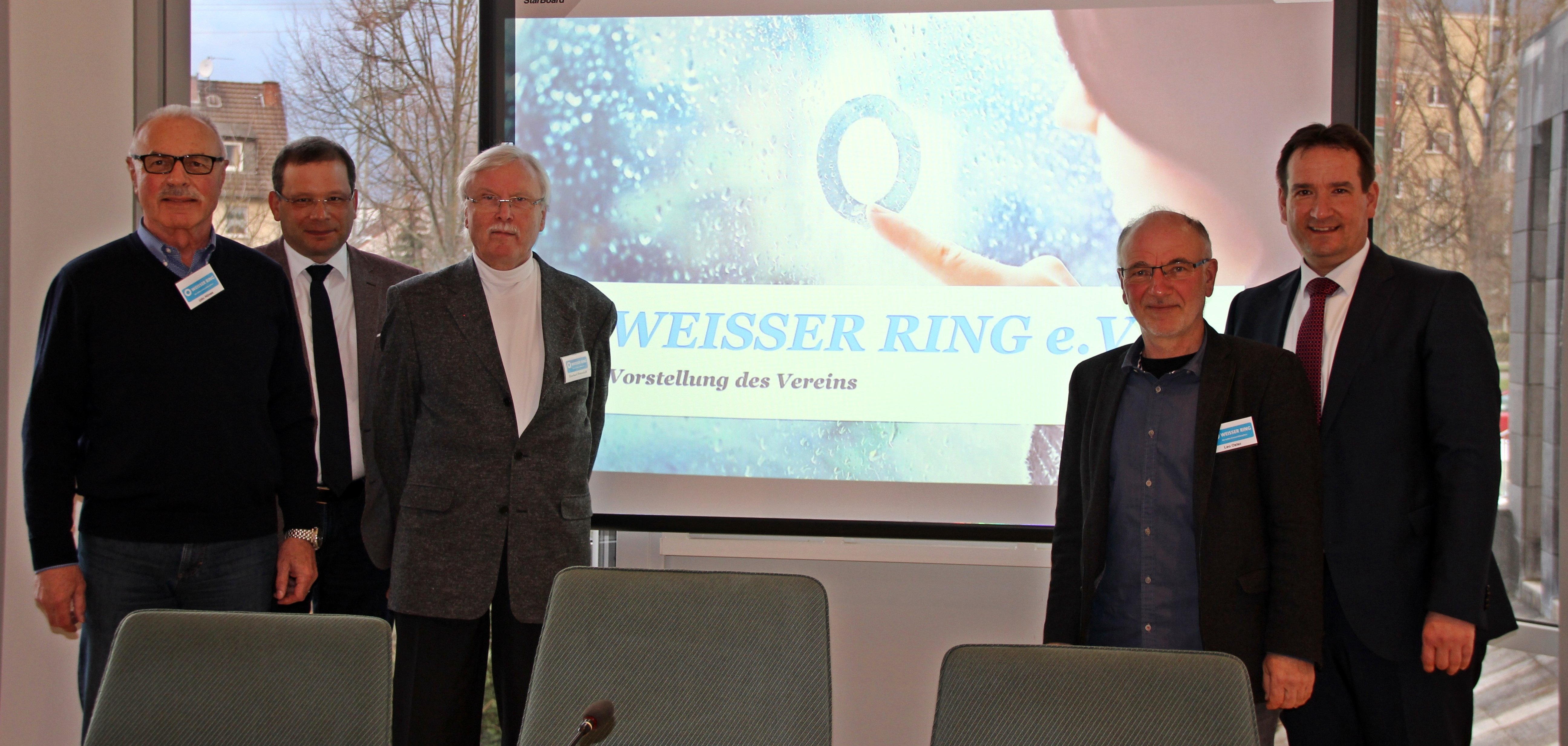 Im Rahmen der Informationsveranstaltung stellten die Mitarbeiter der Außenstelle Mayen-Koblenz das kostenlose Hilfsangebot des WEISSEN RINGs vor. 