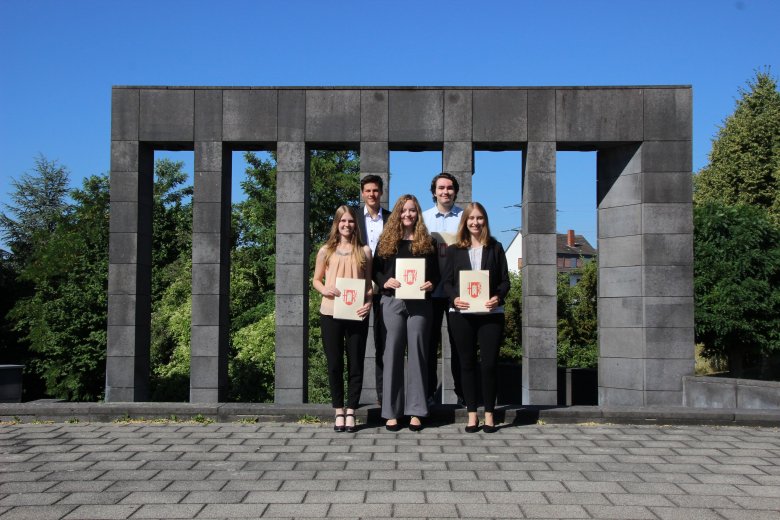 (v.l.n.r.) Michelle Schäfer, Nico Stadach, Fabienne Reif, Fabio Clausnitzer und Vanessa Wallerath.